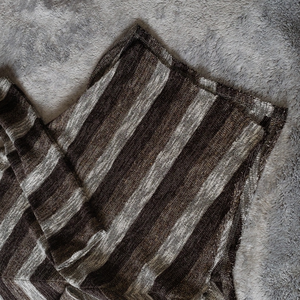 Knox Rose V Neck Sharkbite Hem Pullover Gray Brown Gold Stripe Sweater Small - Picture 7 of 8